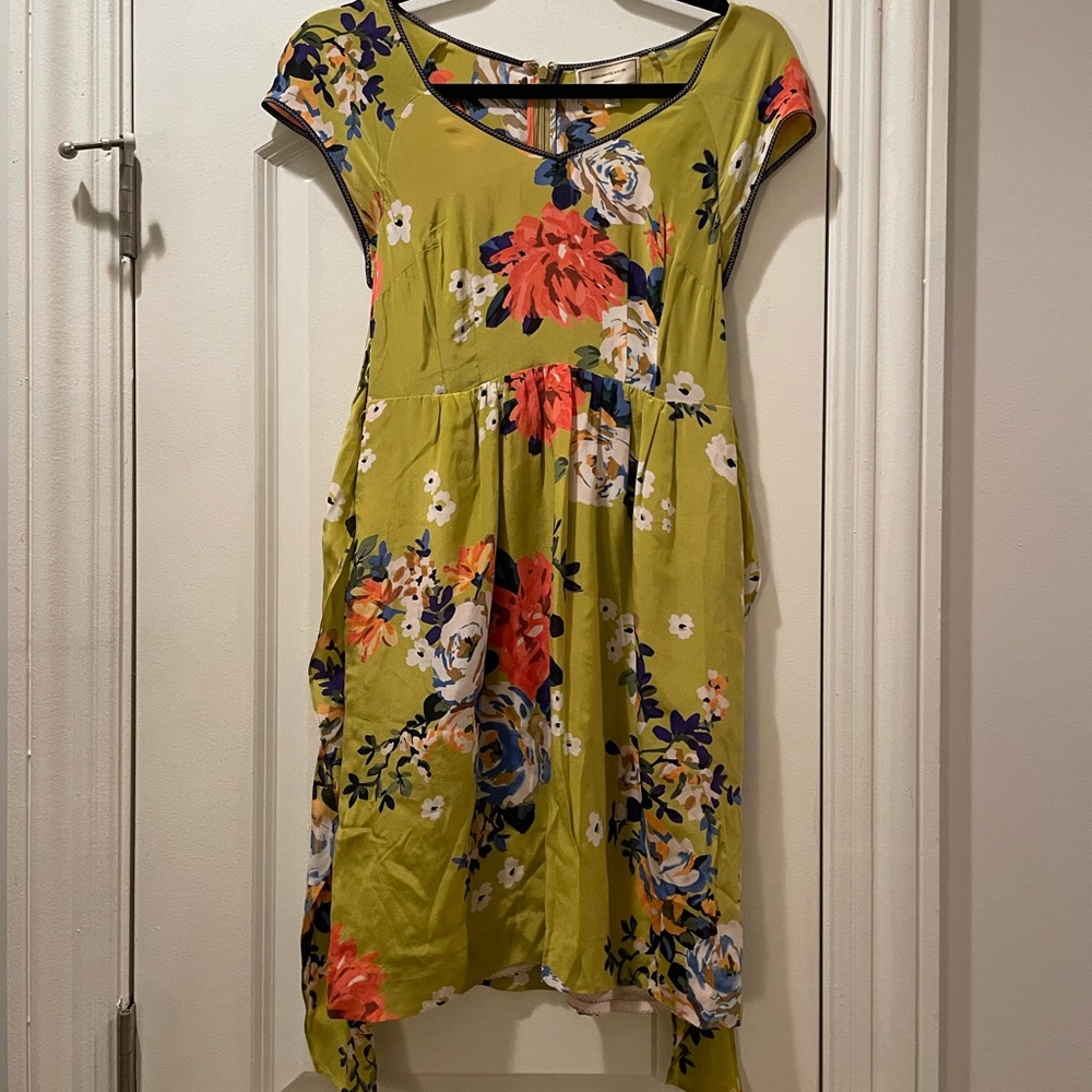 100% silk moulinette sours green dress with floral accents and navy hemming